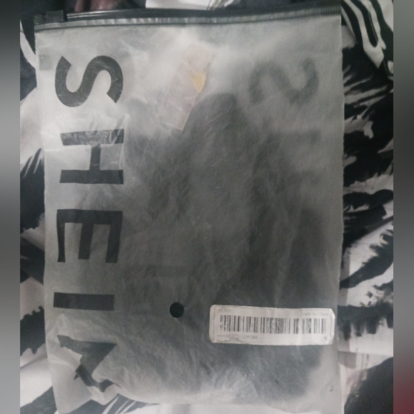 NEW Shein Women black faux leather buttoned halter vest - Picture 6 of 6